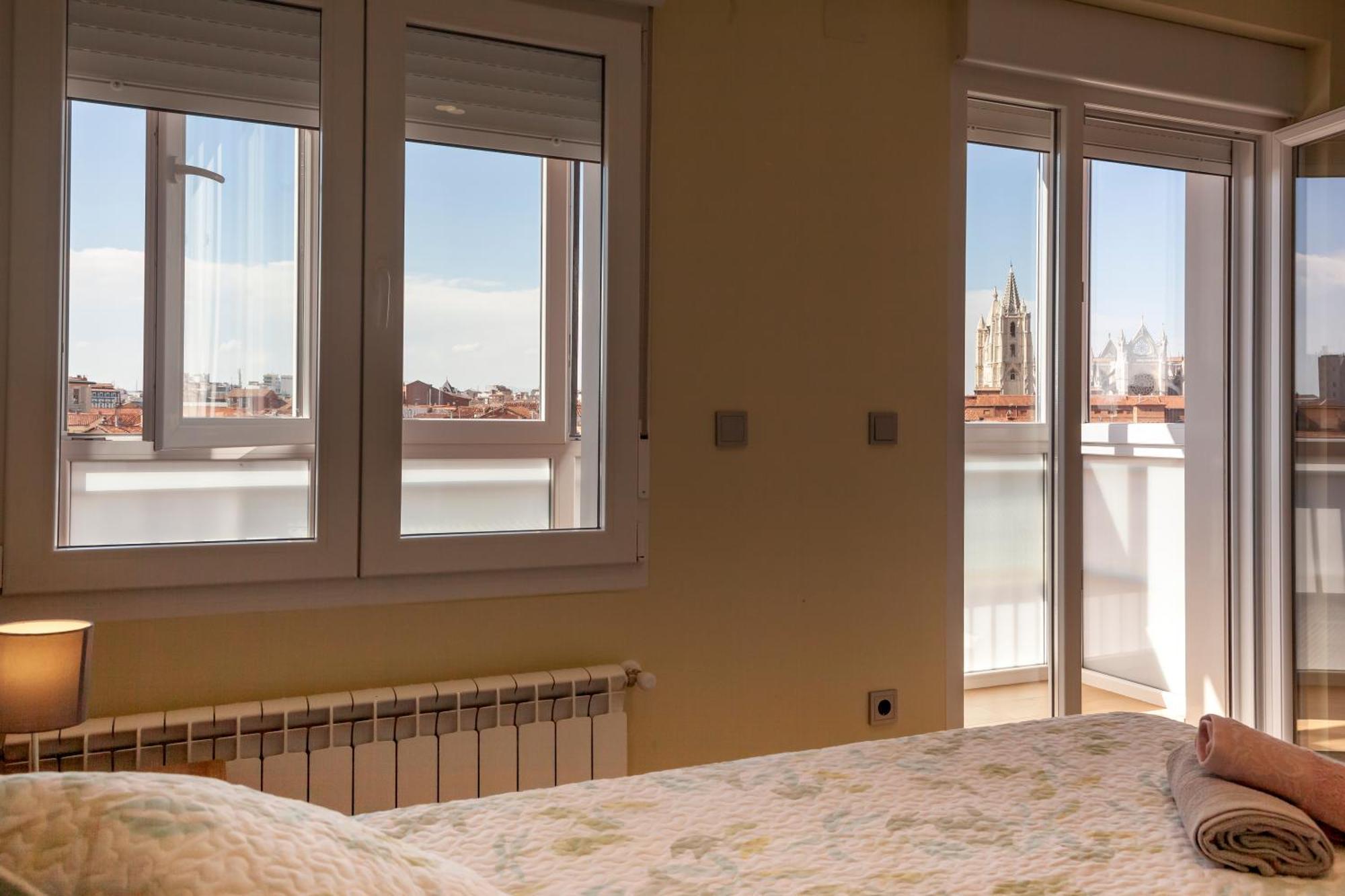 The View - Apartamento Reformado Con Vistas A La Catedral - Leonapartamentos Exteriör bild